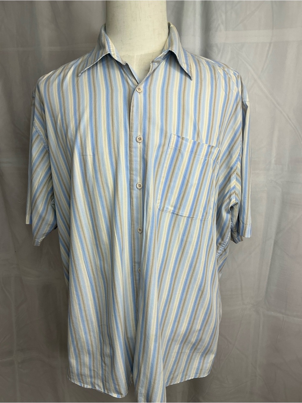 2304 - Pierre Cardin Light Blue Tan White Striped Short-Sleeve Button-Down Shirt